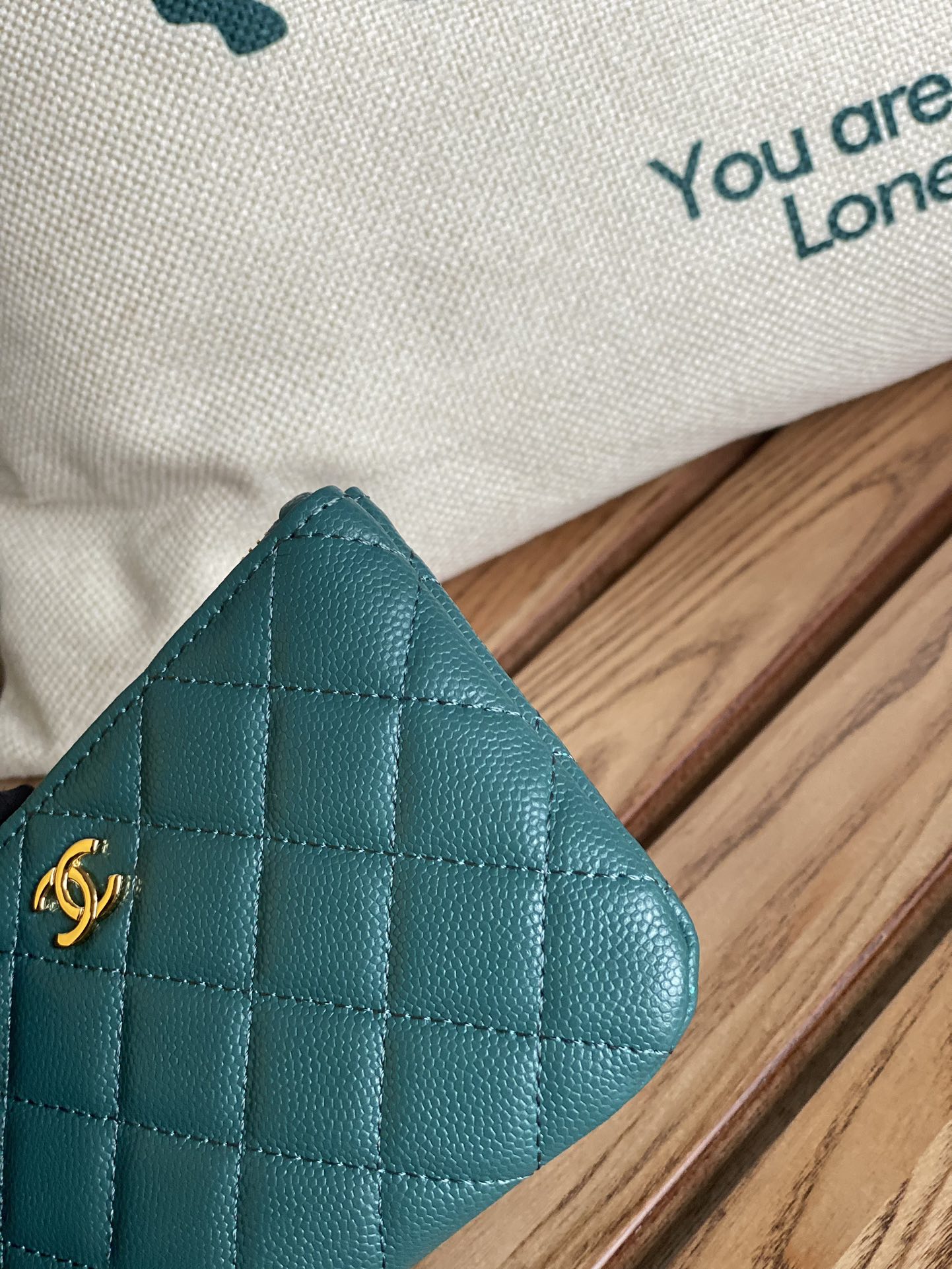 CC ZIPPED WALLET 14CM DARK GREEN CAVIAR GOLD HARDWARE