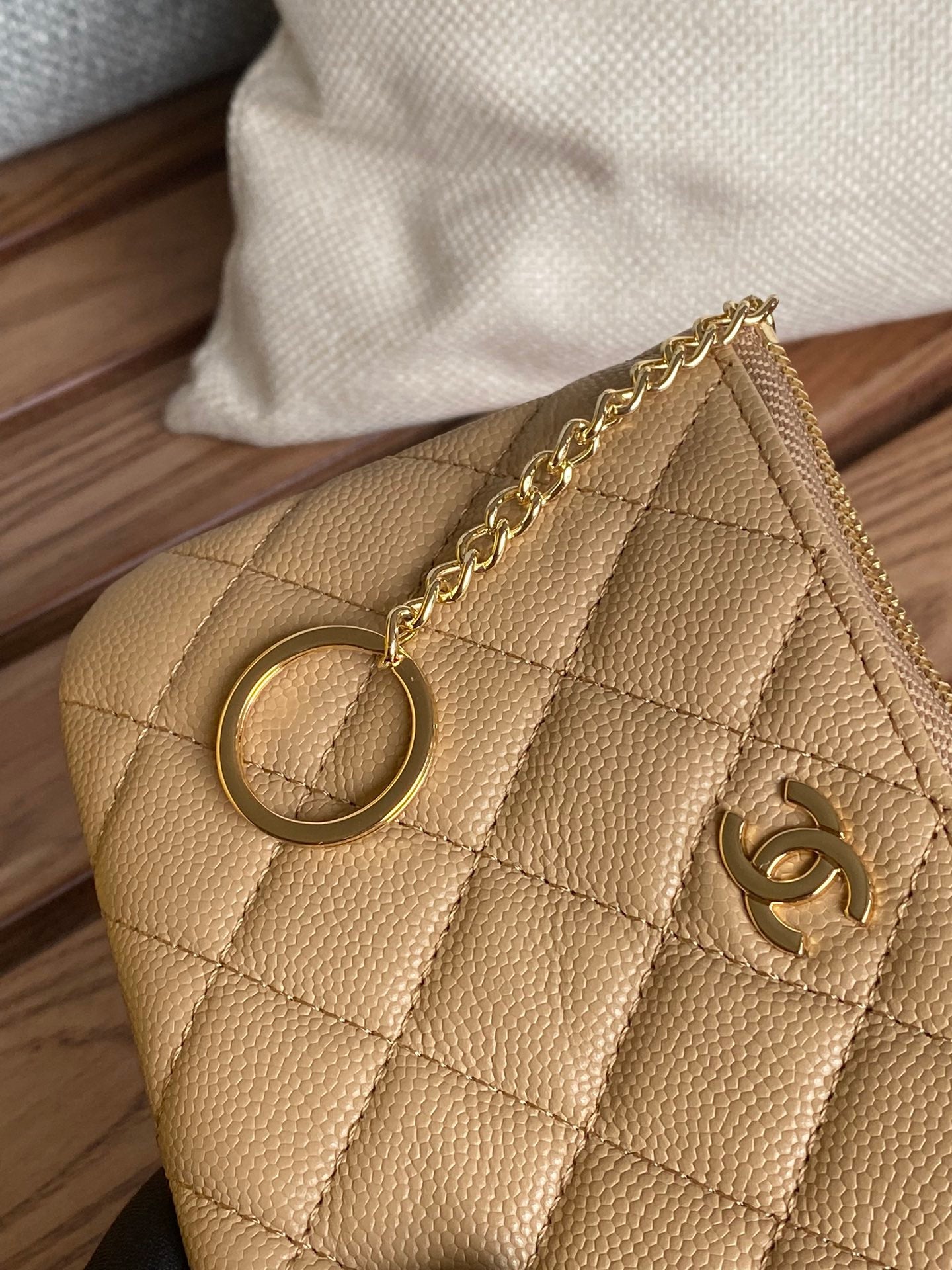 CC ZIPPED WALLET 14CM BEIGE CAVIAR GOLD HARDWARE