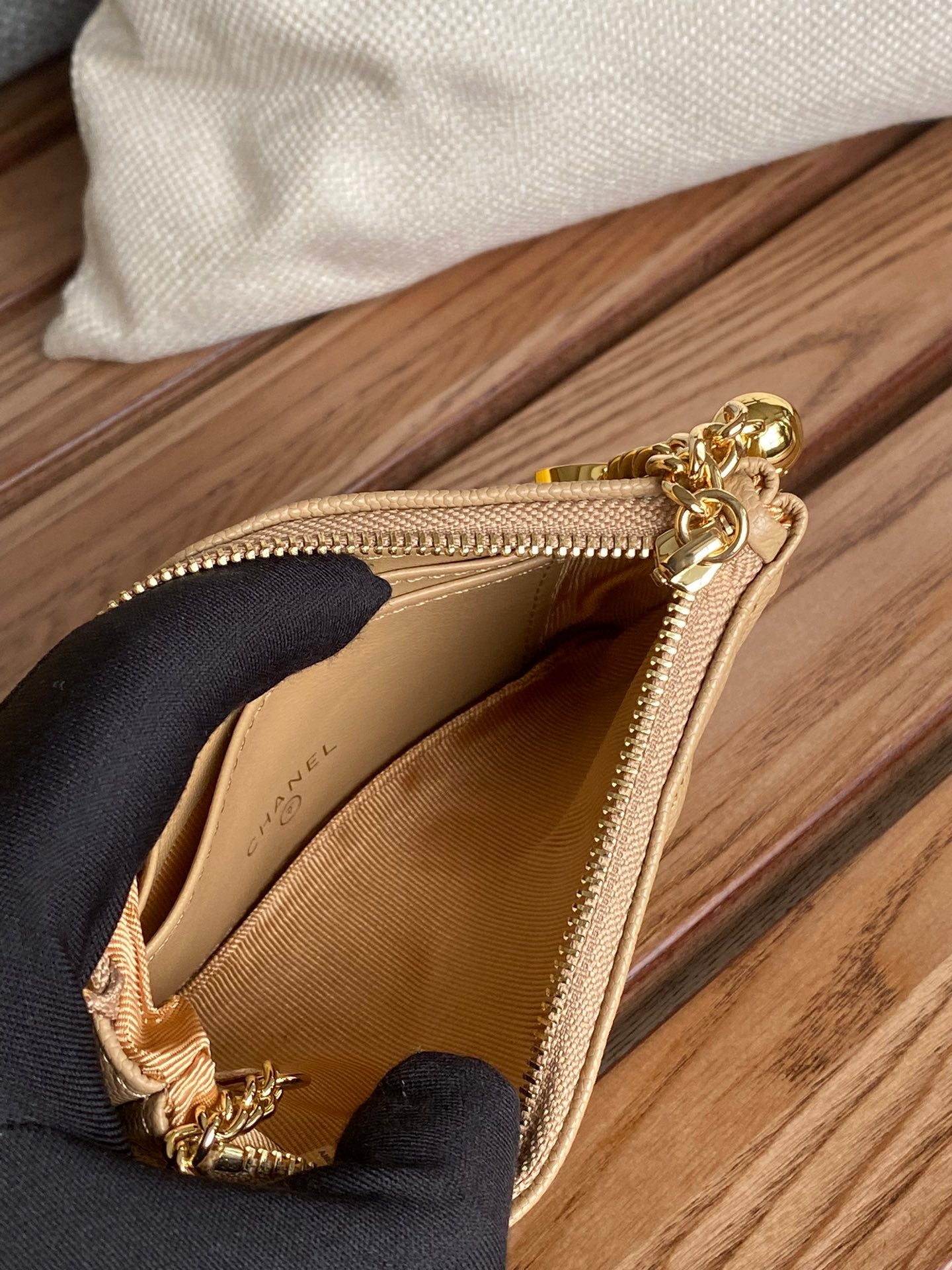 CC ZIPPED WALLET 14CM BEIGE CAVIAR GOLD HARDWARE