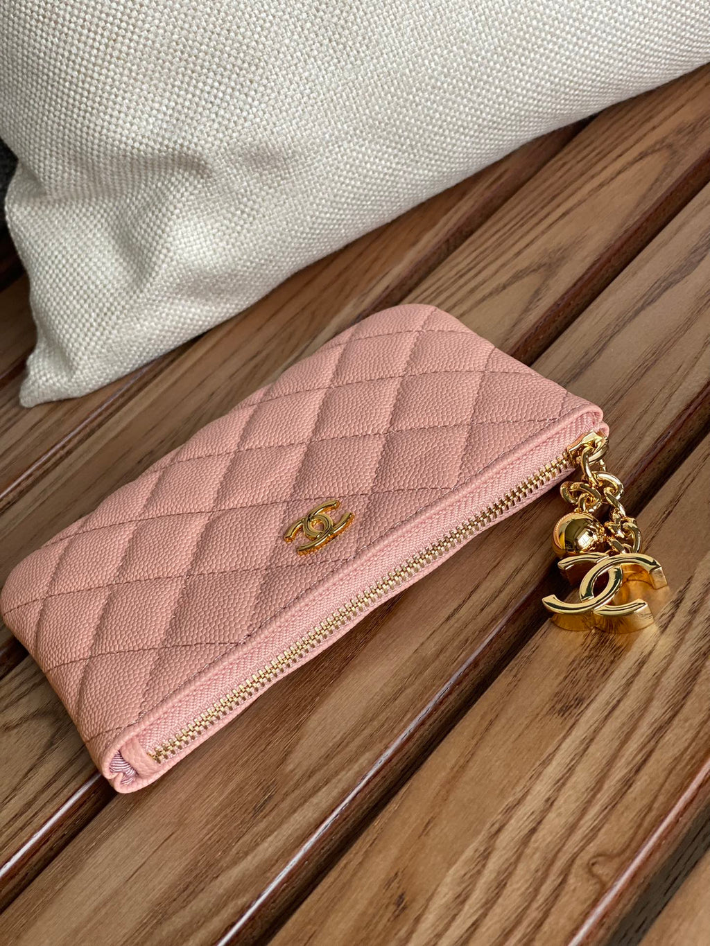 CC ZIPPED WALLET 14CM LIGHT PINK CAVIAR GOLD HARDWARE