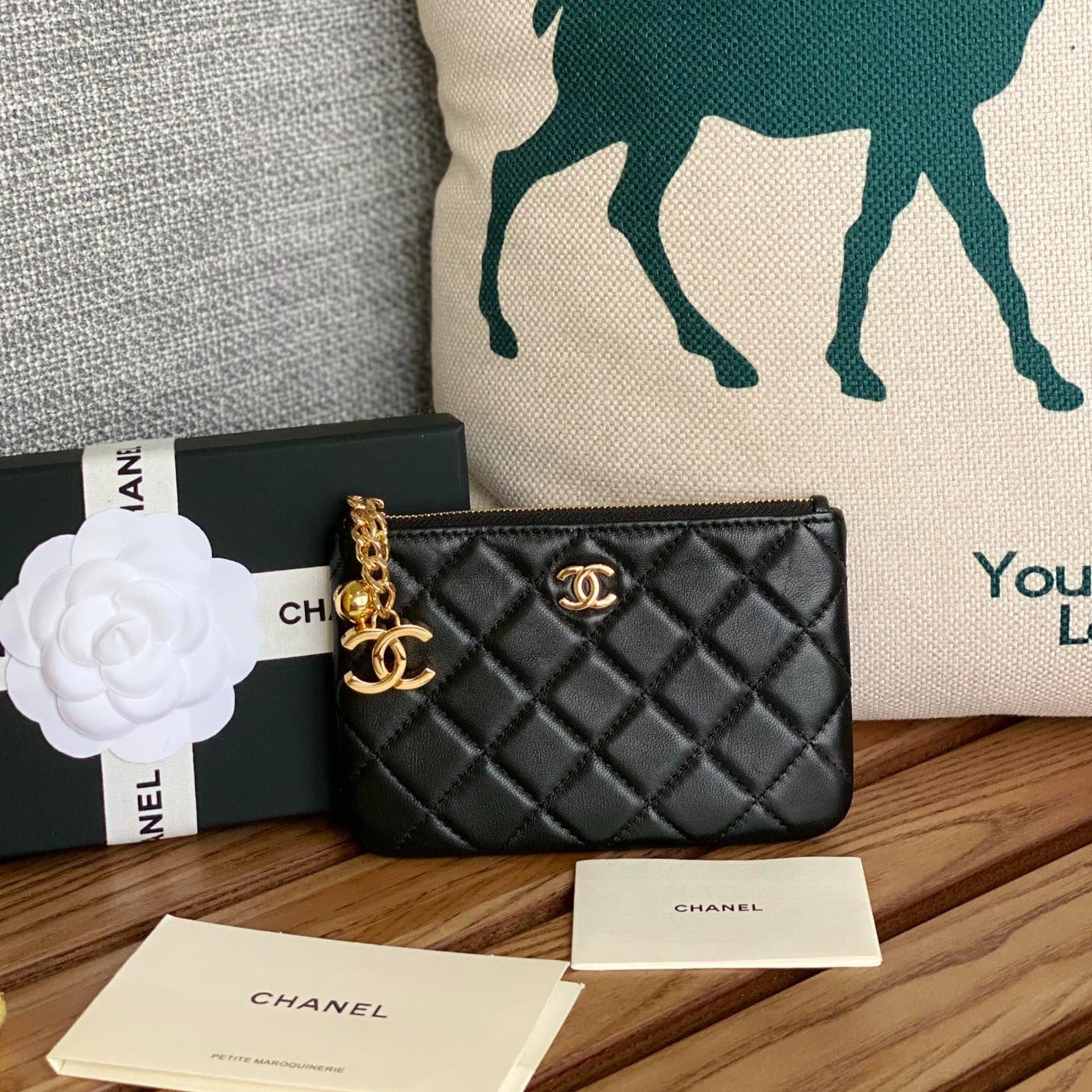CC ZIPPED WALLET 14CM BLACK LAMBSKIN GOLD HARDWARE