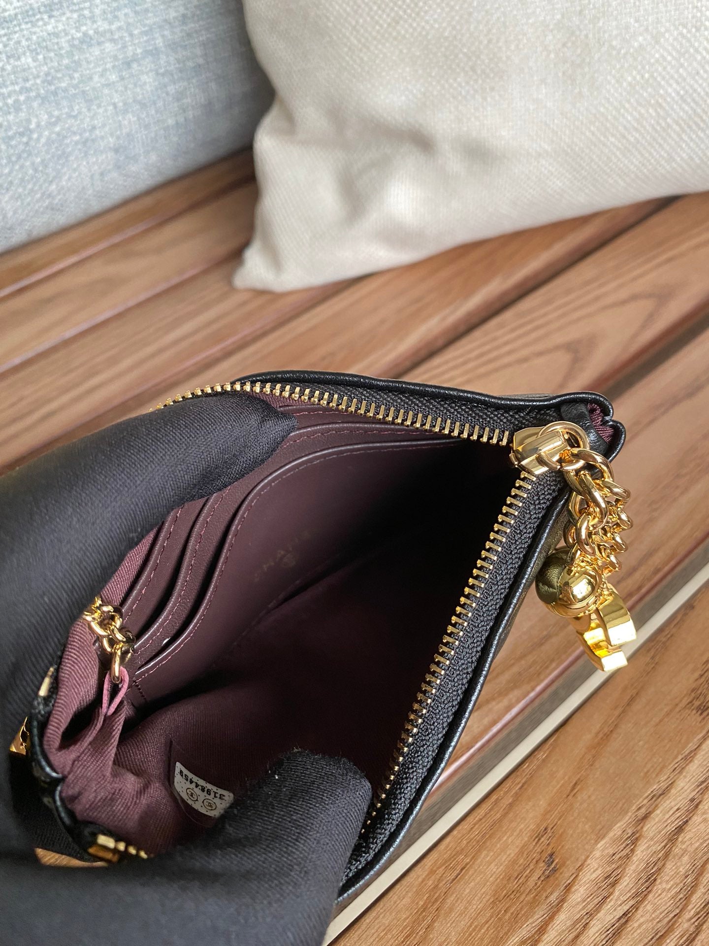 CC ZIPPED WALLET 14CM BLACK LAMBSKIN GOLD HARDWARE