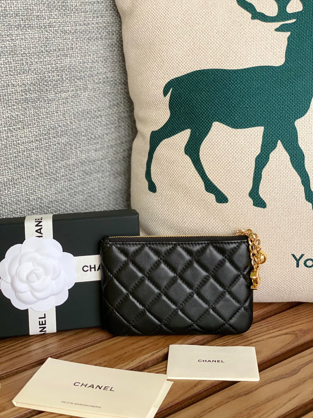 CC ZIPPED WALLET 14CM BLACK LAMBSKIN GOLD HARDWARE