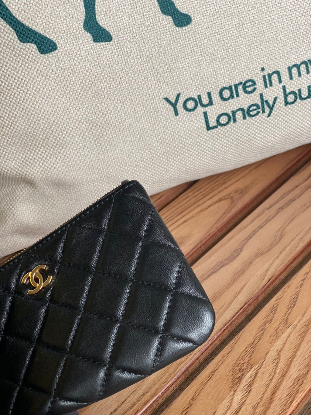 CC ZIPPED WALLET 14CM BLACK LAMBSKIN GOLD HARDWARE