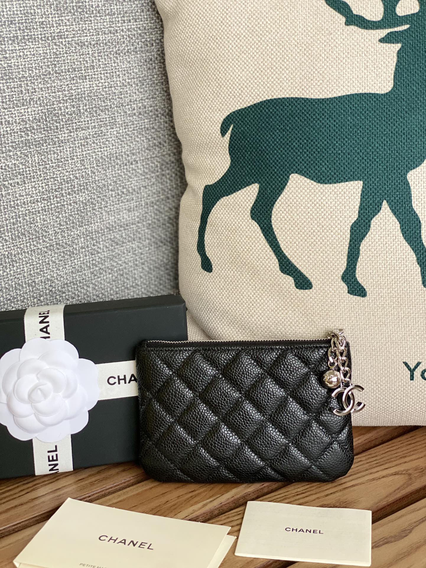 CC ZIPPED WALLET 14CM BLACK CAVIAR SILVER HARDWARE