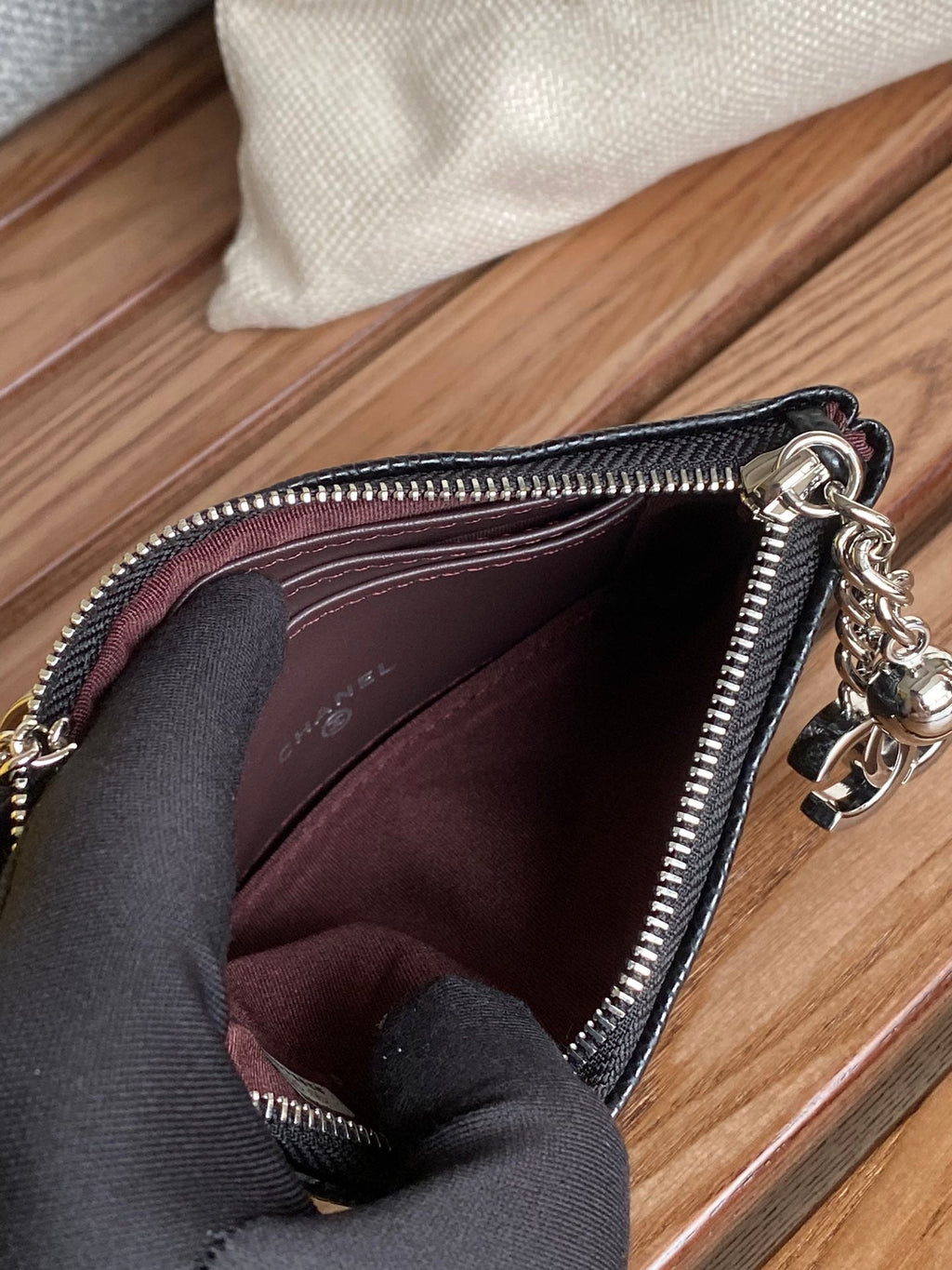 CC ZIPPED WALLET 14CM BLACK CAVIAR SILVER HARDWARE