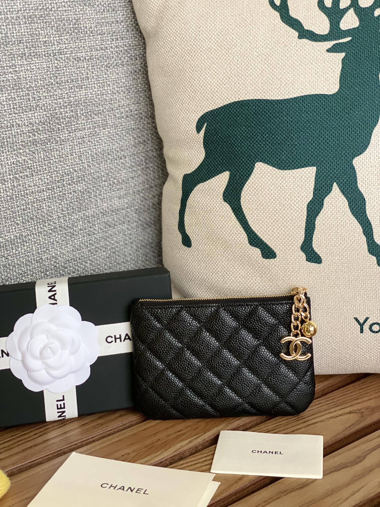 CC ZIPPED WALLET 14CM BLACK CAVIAR GOLD HARDWARE