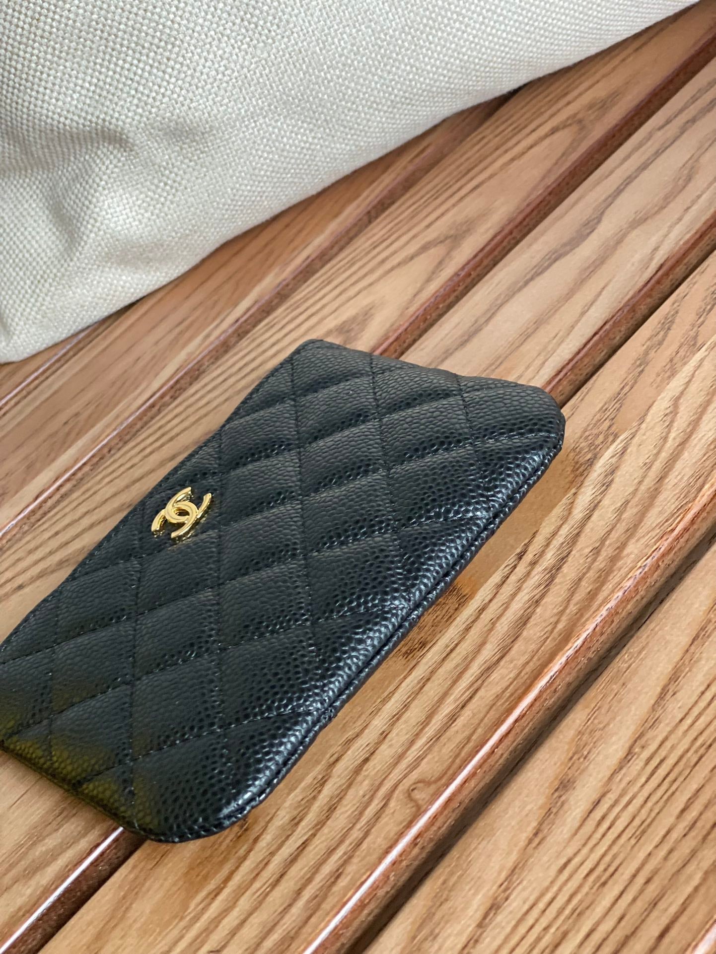 CC ZIPPED WALLET 14CM BLACK CAVIAR GOLD HARDWARE