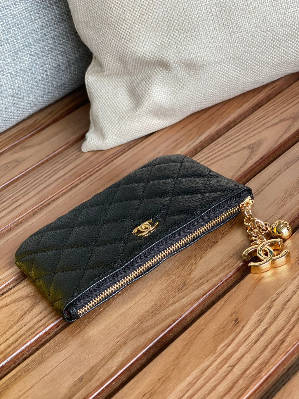 CC ZIPPED WALLET 14CM BLACK CAVIAR GOLD HARDWARE