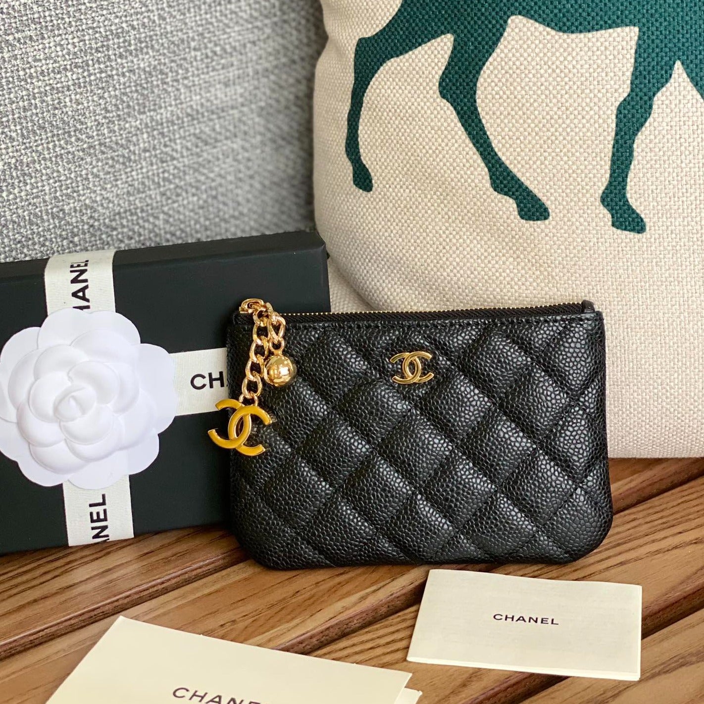 CC ZIPPED WALLET 14CM BLACK CAVIAR GOLD HARDWARE