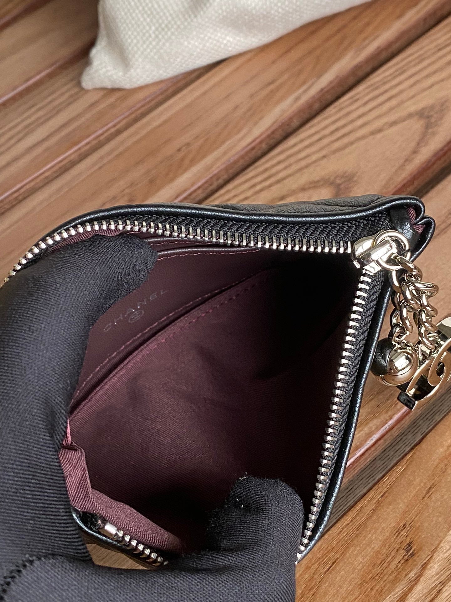 CC ZIPPED WALLET 14CM BLACK LAMBSKIN SILVER HARDWARE