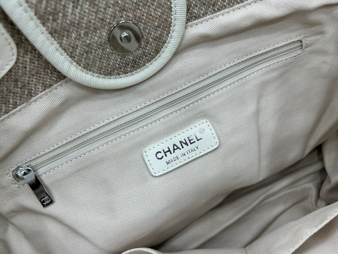 SAC CC DEAUVILLE EN TWEED CUIR BLANC QUINCAILLERIE ARGENTÉE 13