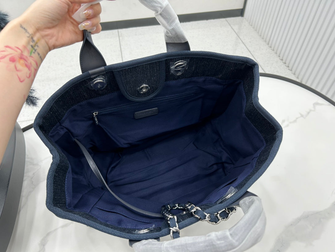 SAC CC DEAUVILLE EN TWEED CUIR NOIR QUINCAILLERIE ARGENTÉE 22