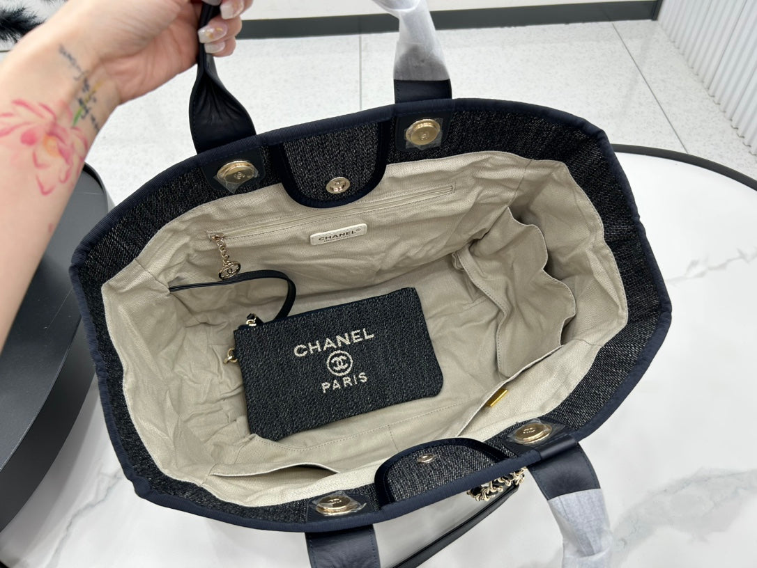 SAC CC DEAUVILLE EN TWEED CUIR NOIR QUINCAILLERIE DORÉ 25
