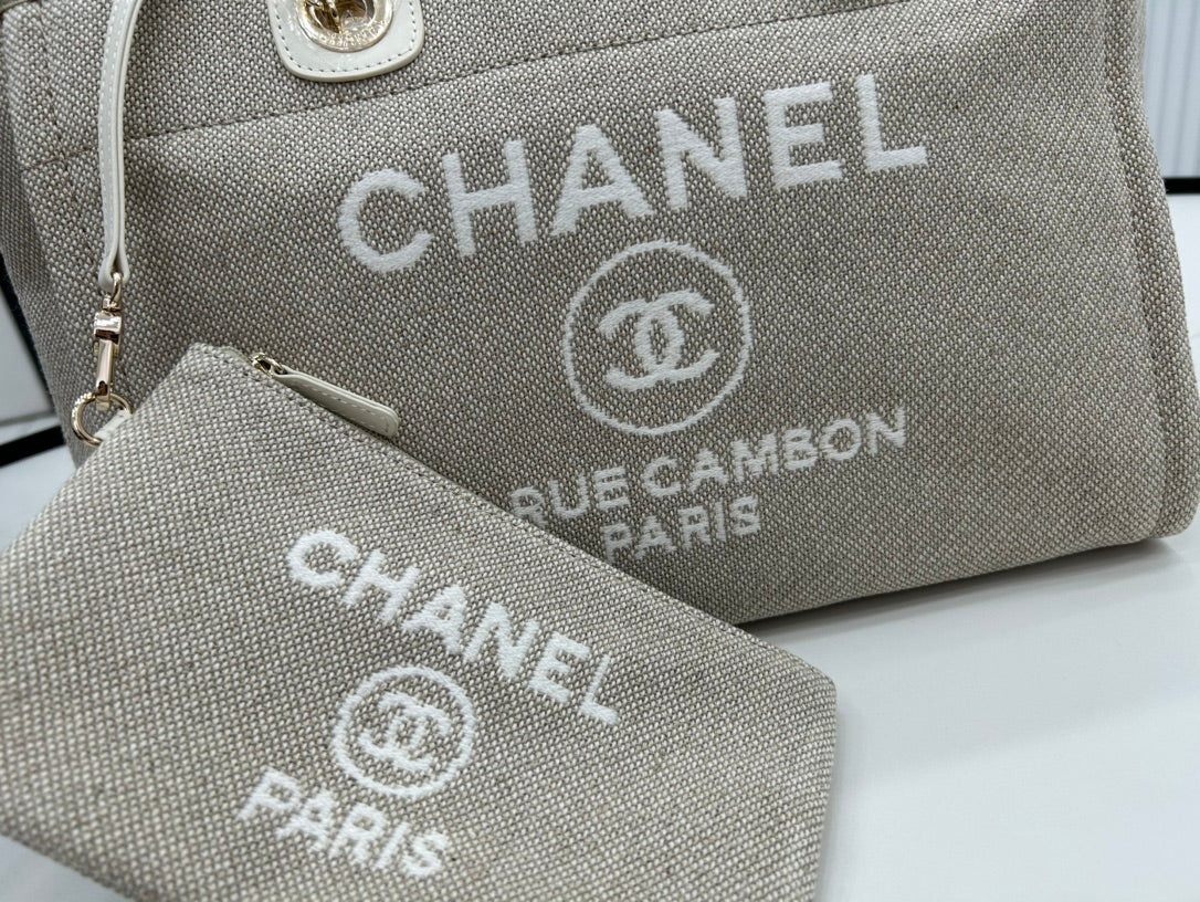 CC DEAUVILLE TWEED BAG 33X26X15.5CM WHITE LEATHER GOLD HARDWARE 29