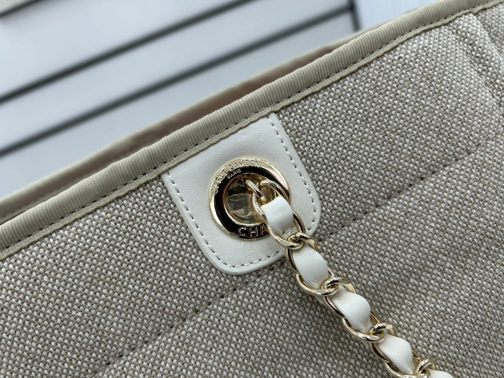 SAC CC DEAUVILLE TWEED 33X24X14.5CM CUIR BLANC QUINCAILLERIE DORÉ 30