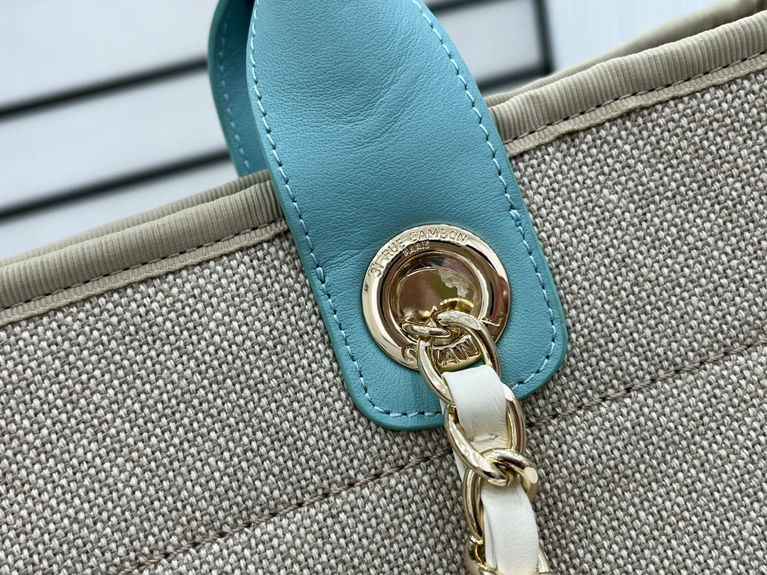 SAC CC DEAUVILLE TWEED CUIR BLEU CIEL QUINCAILLERIE DORÉ 31