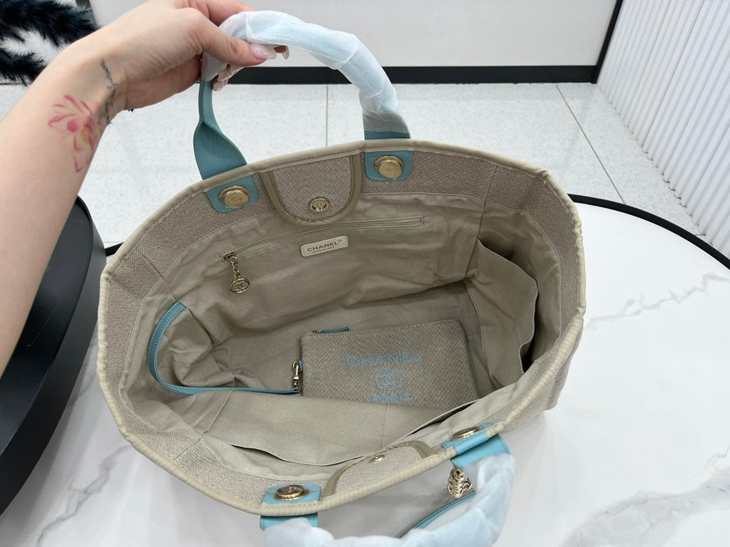 SAC CC DEAUVILLE TWEED CUIR BLEU CIEL QUINCAILLERIE DORÉ 31