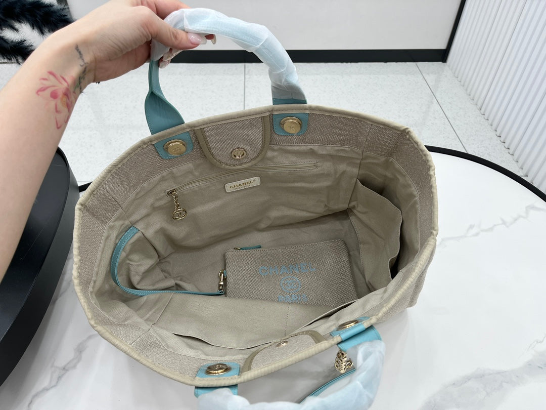 SAC CC DEAUVILLE TWEED CUIR BLEU CIEL QUINCAILLERIE DORÉ 31