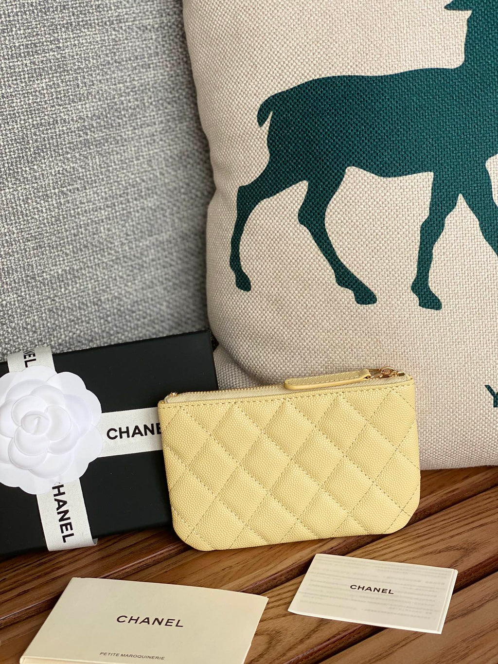 CC ZIPPED WALLET 15 YELLOW CAVIAR GOLD HARDWARE