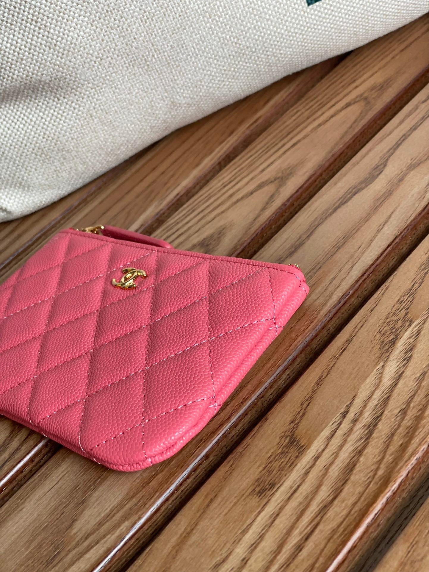 CC ZIPPED WALLET 15 DARK PINK CAVIAR GOLD HARDWARE