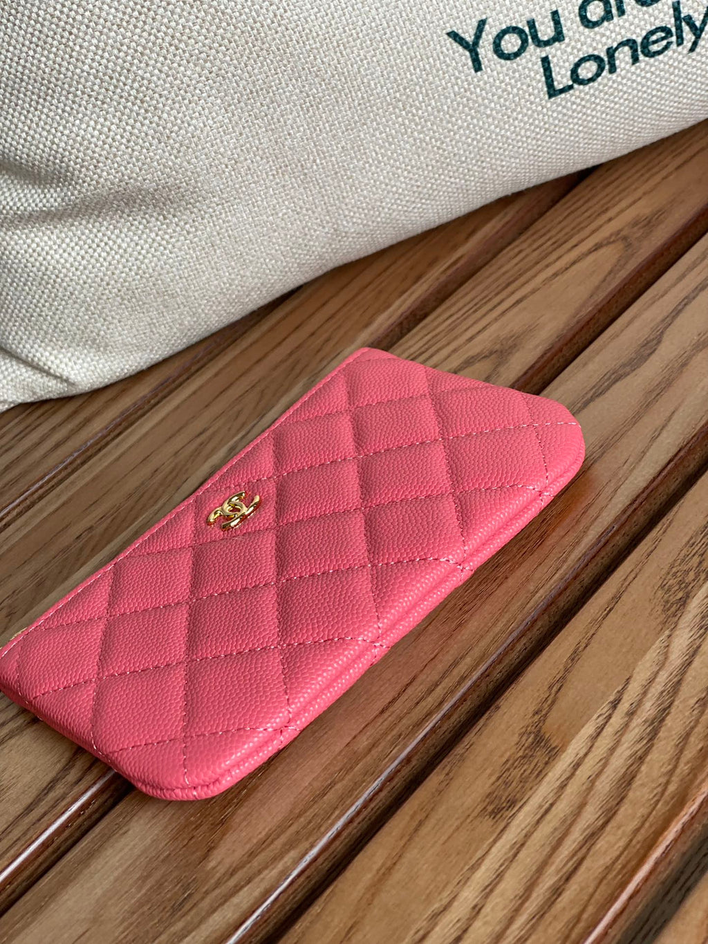 CC ZIPPED WALLET 15 DARK PINK CAVIAR GOLD HARDWARE