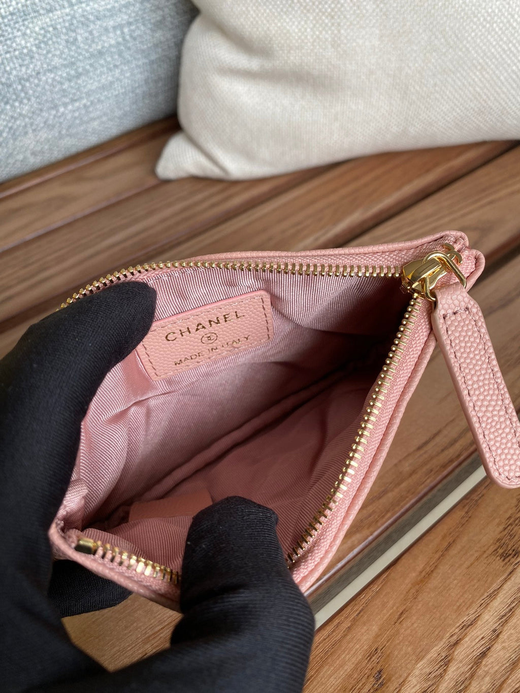 CC ZIPPED WALLET 15 LIGHT PINK CAVIAR GOLD HARDWARE