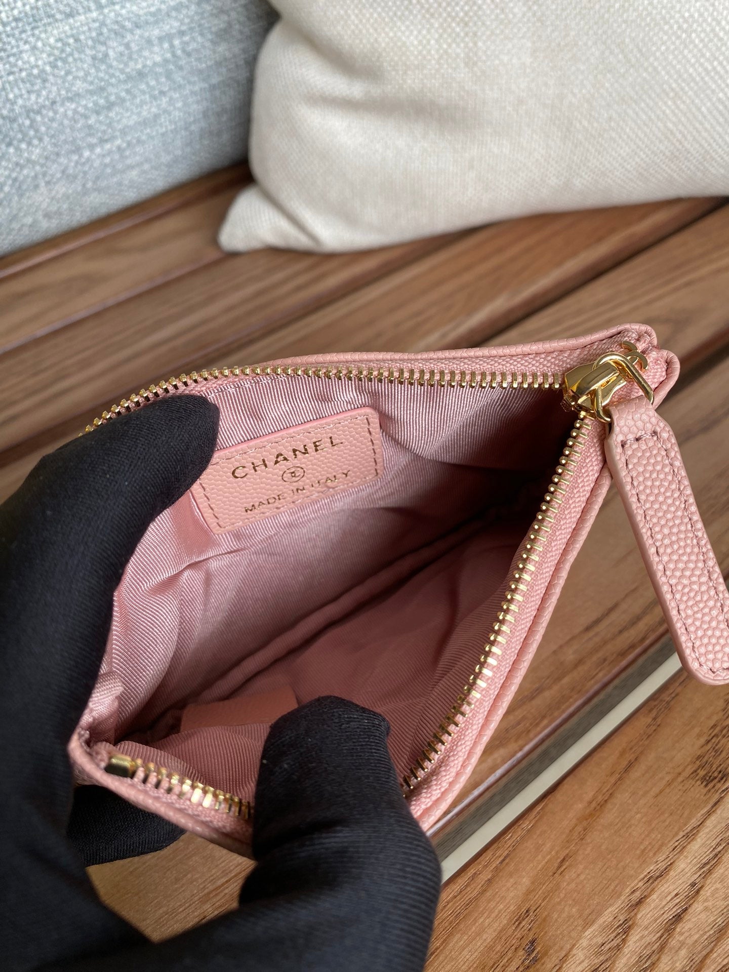 CC ZIPPED WALLET 15 LIGHT PINK CAVIAR GOLD HARDWARE