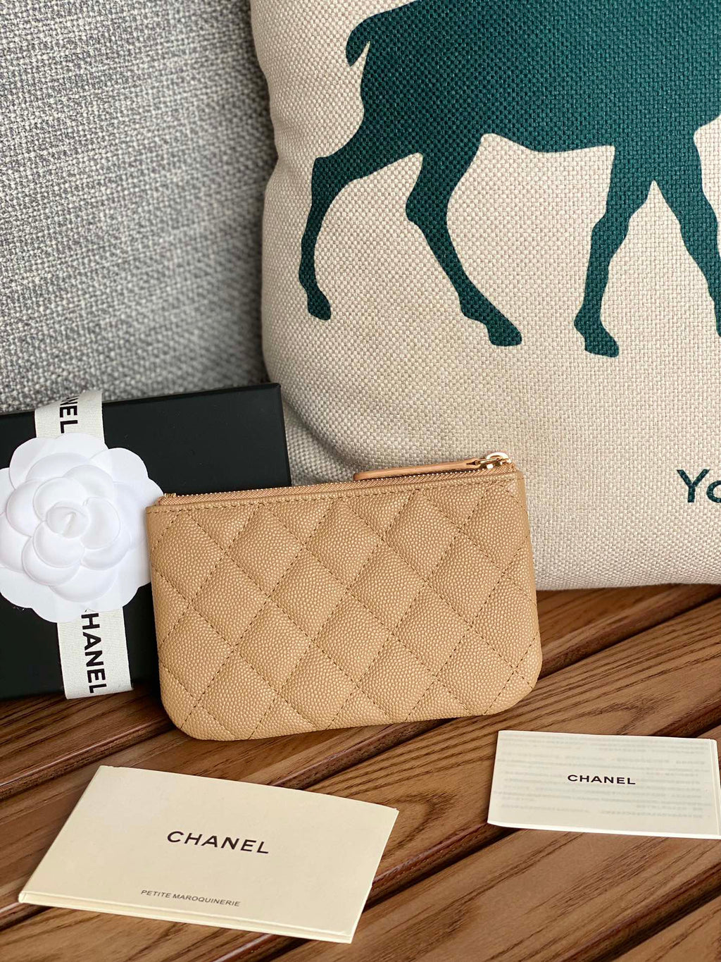 CC ZIPPED WALLET 15 BEIGE CAVIAR GOLD HARDWARE