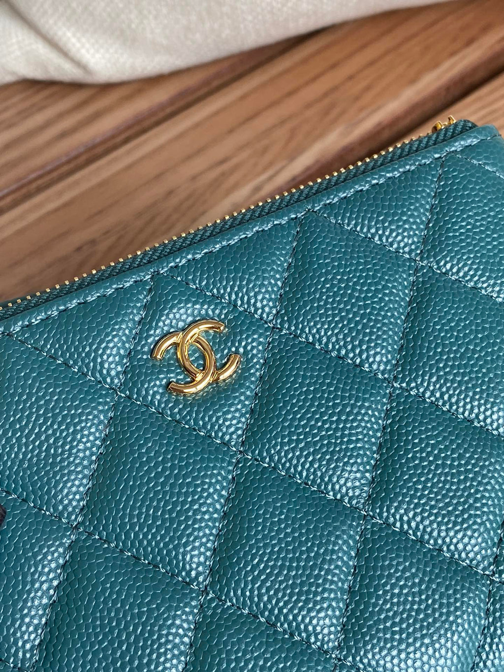CC ZIPPED WALLET 15 BLUE GREEN CAVIAR GOLD HARDWARE