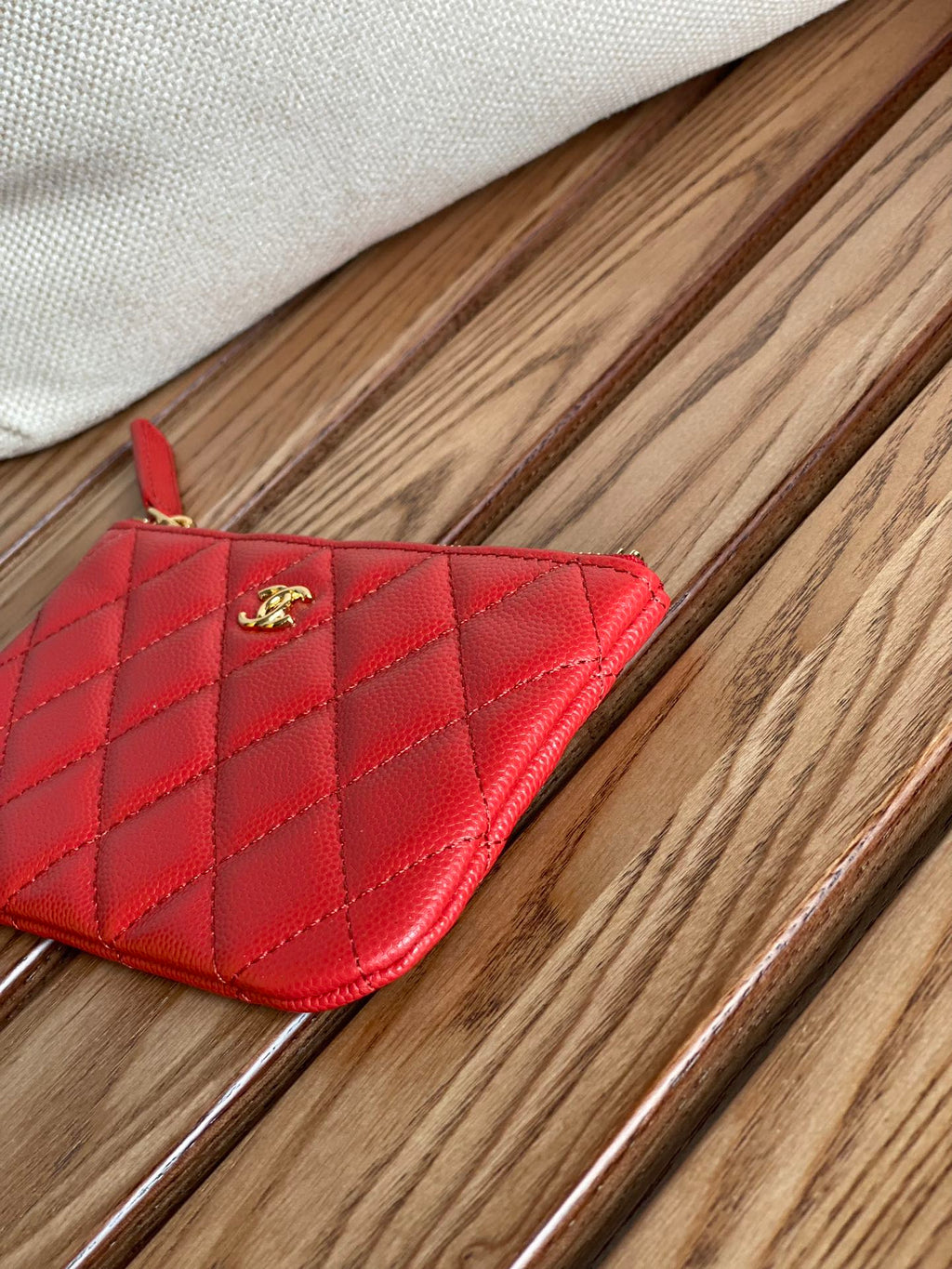 CC ZIPPED WALLET 15 RED CAVIAR GOLD HARDWARE