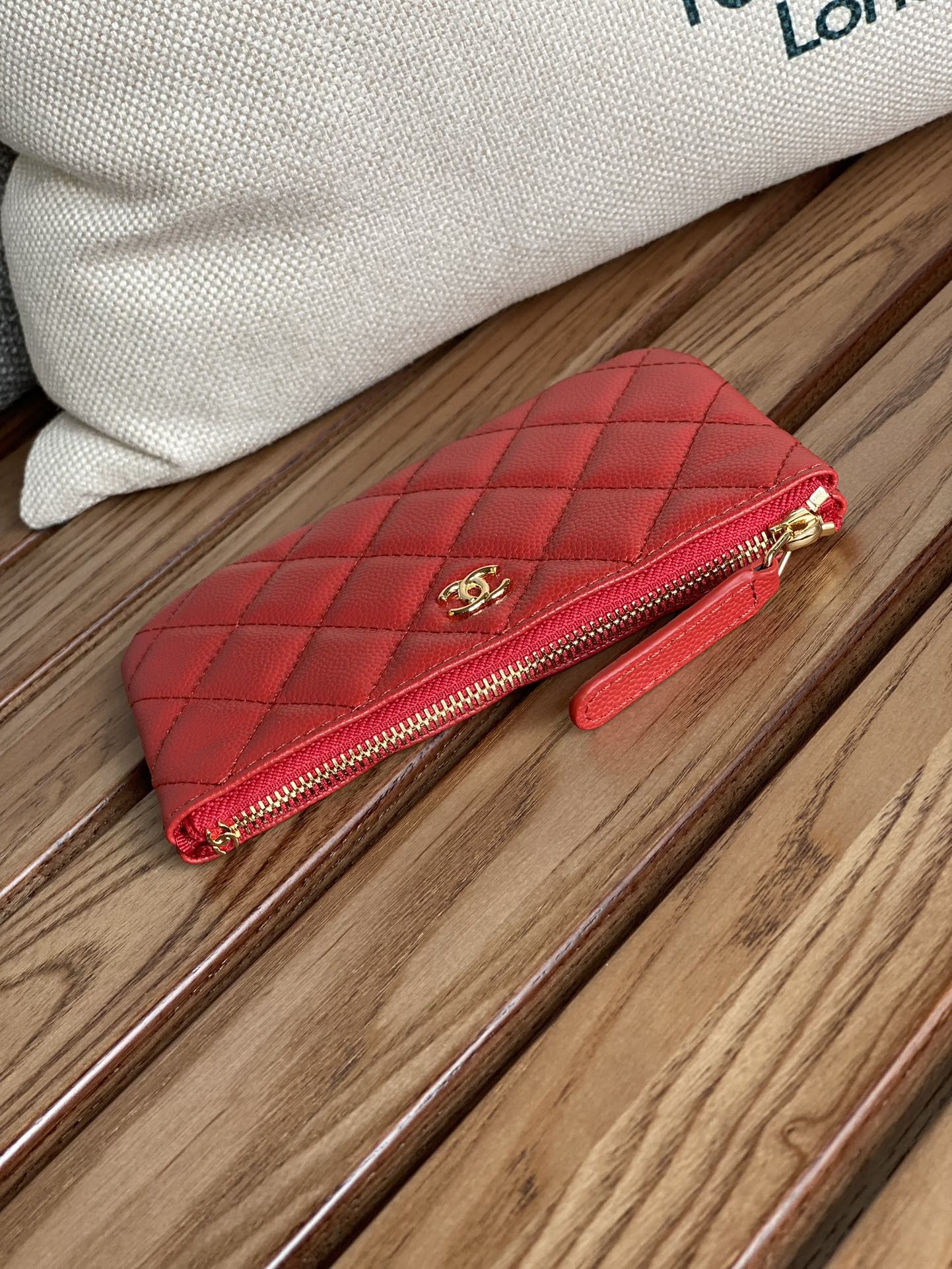 CC ZIPPED WALLET 15 RED CAVIAR GOLD HARDWARE