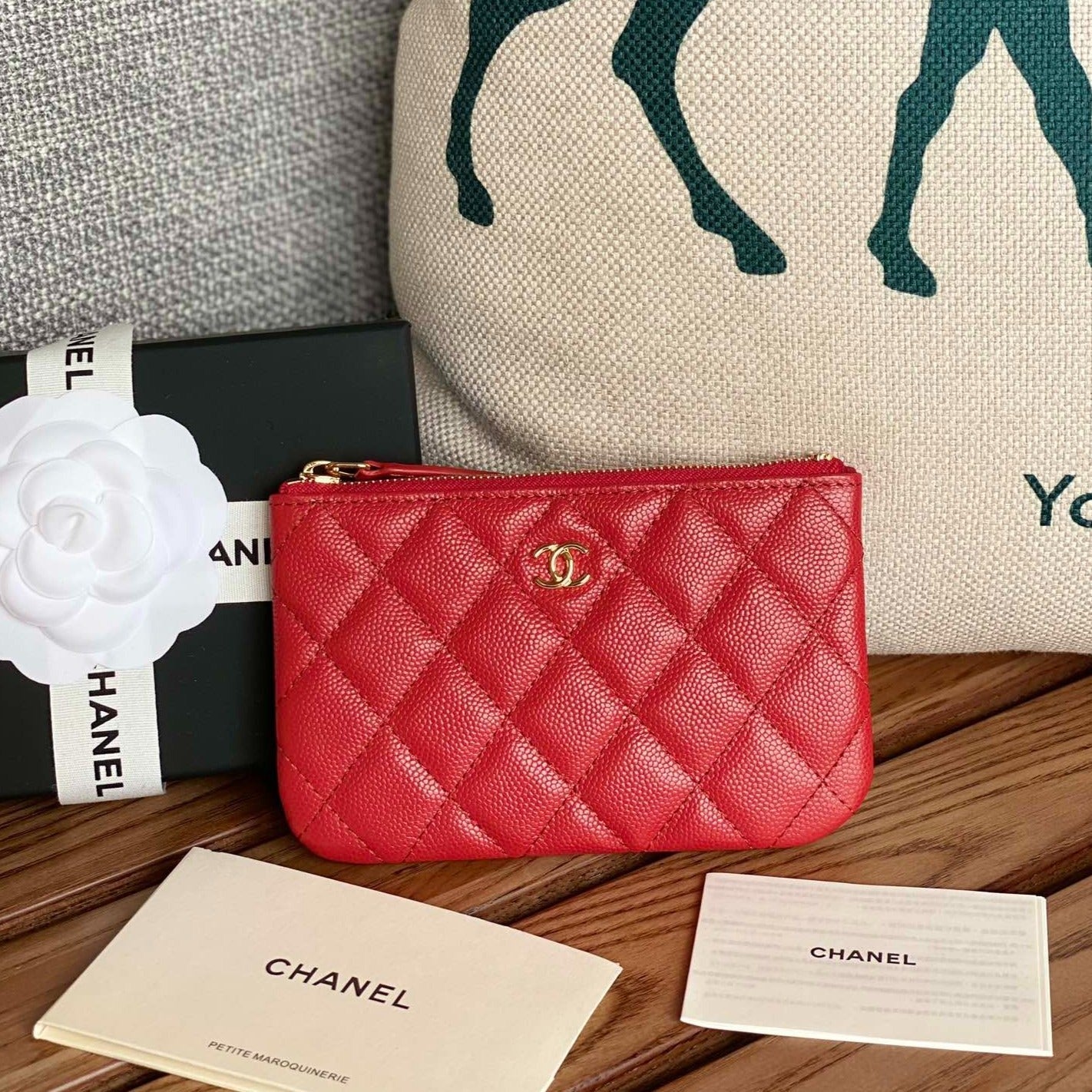 CC ZIPPED WALLET 15 RED CAVIAR GOLD HARDWARE