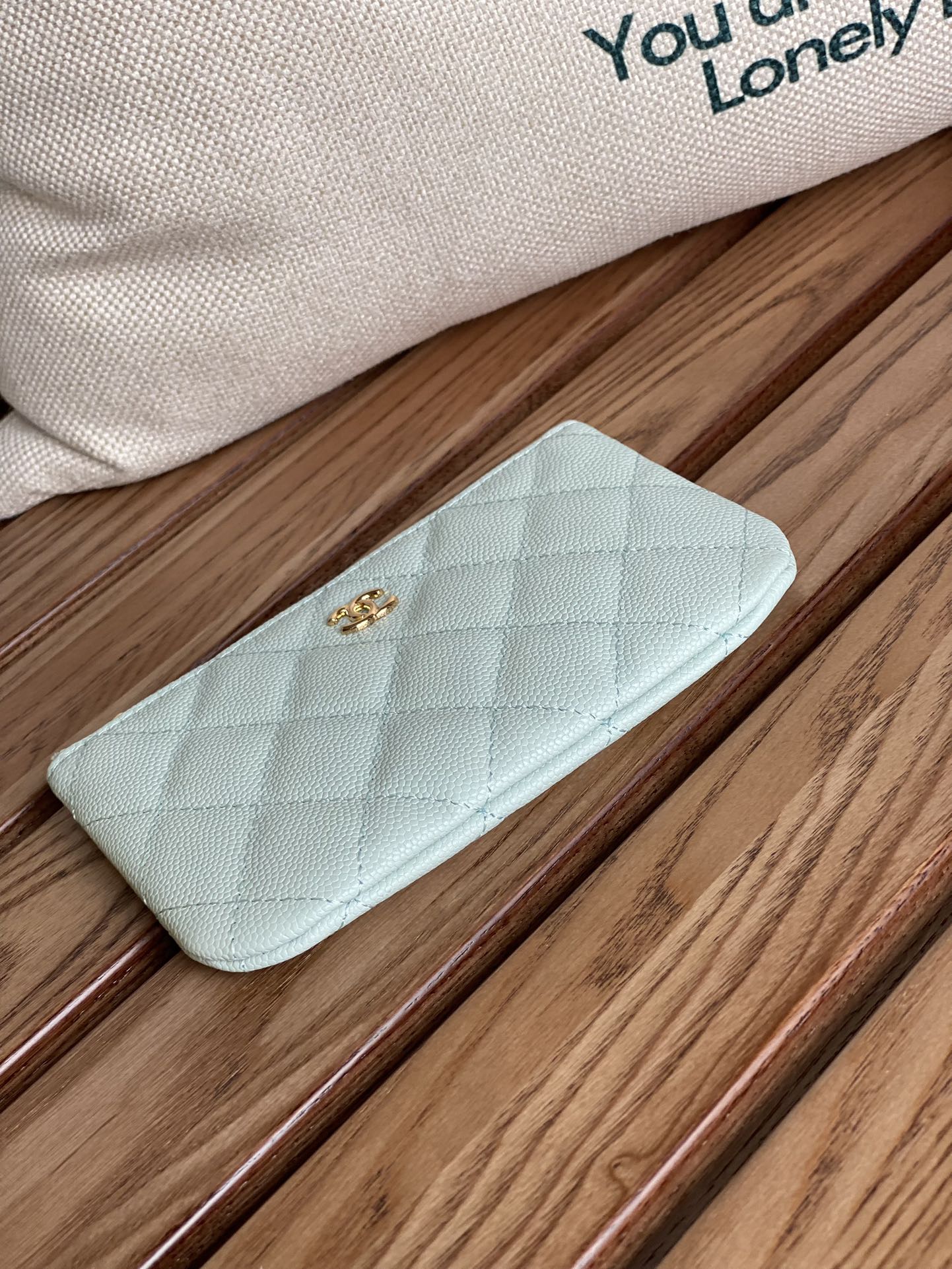 CC ZIPPED WALLET 15 LIGHT CLOUD BLUE CAVIAR GOLD HARDWARE