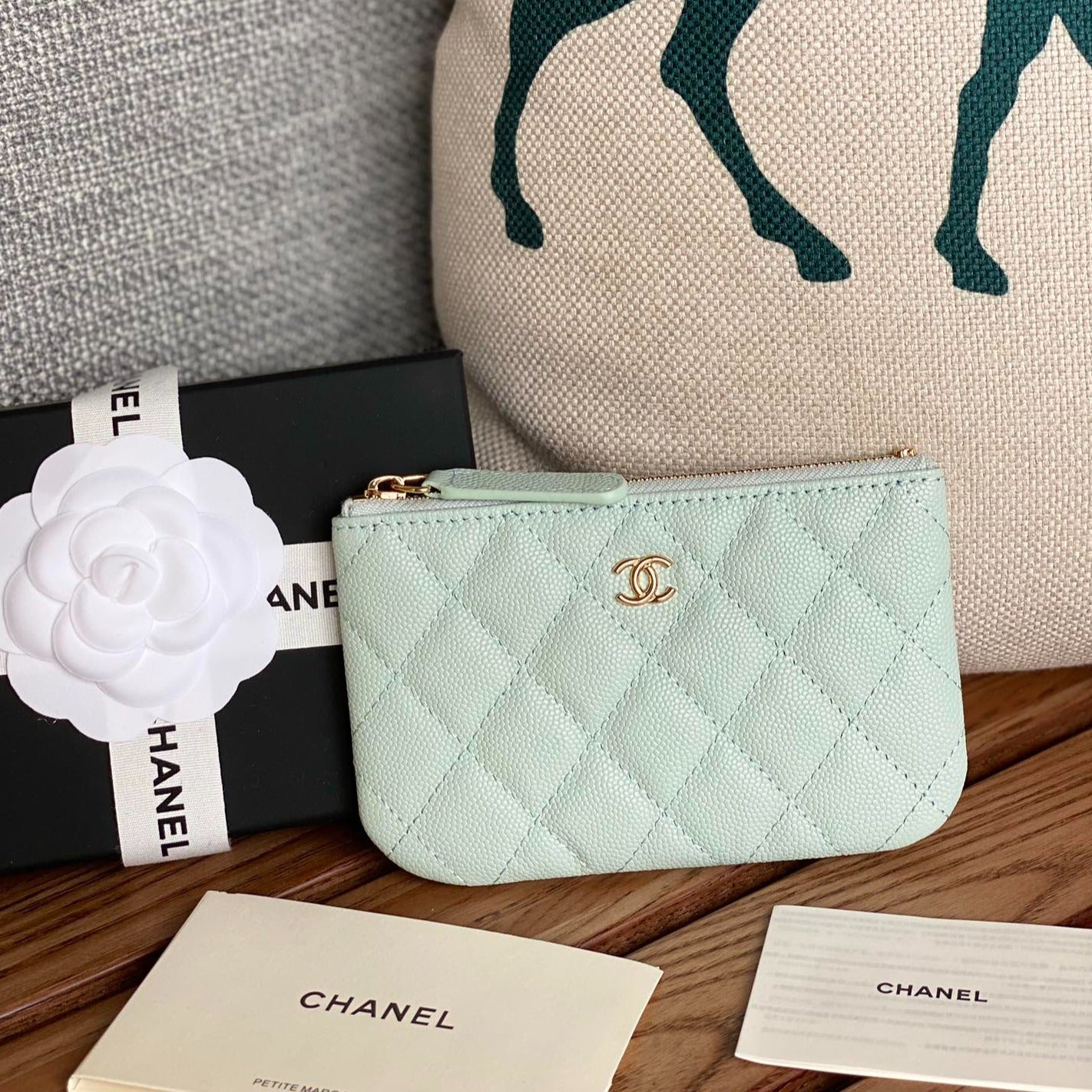 CC ZIPPED WALLET 15 LIGHT CLOUD BLUE CAVIAR GOLD HARDWARE