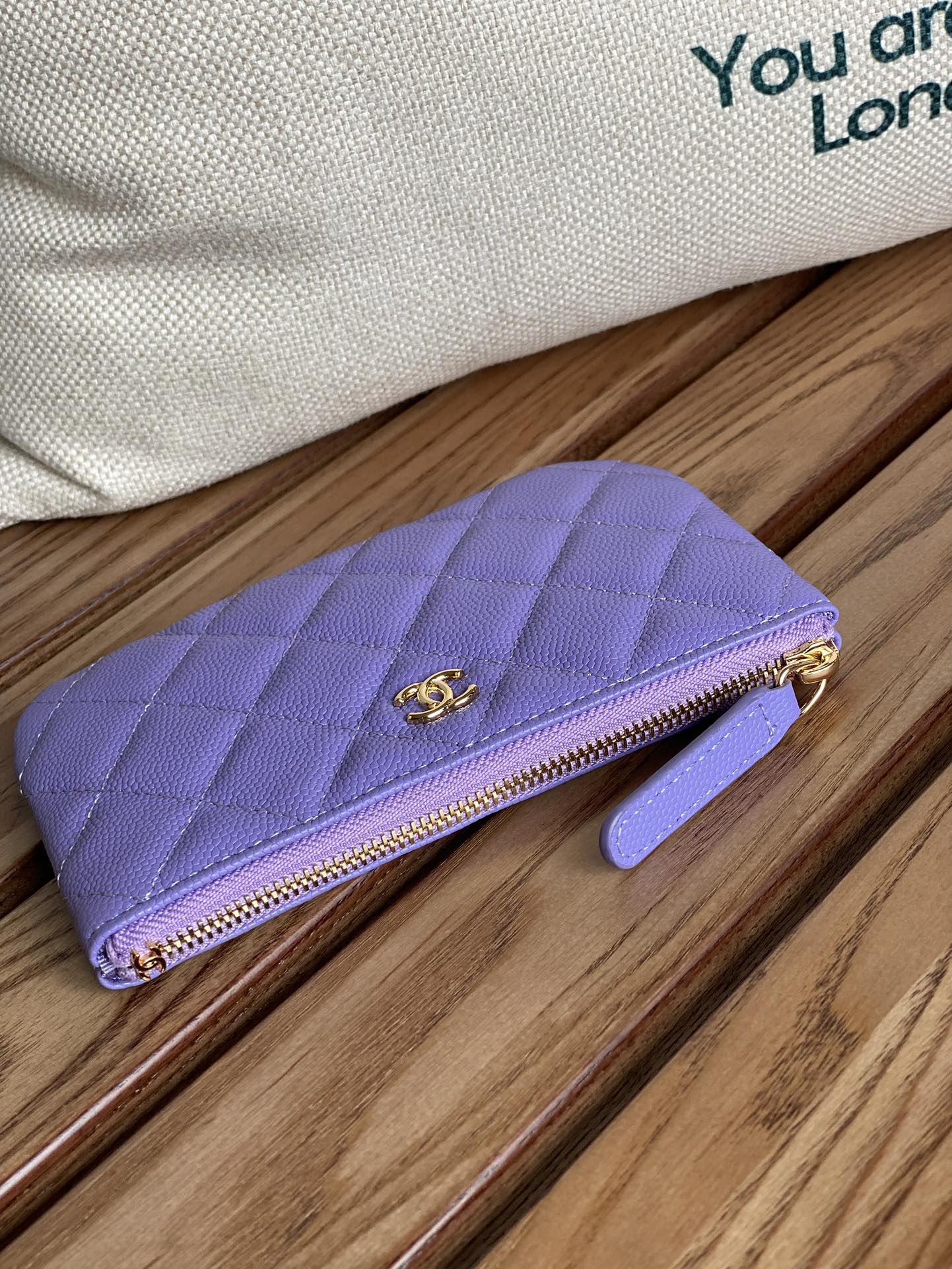 CC ZIPPED WALLET 15 PURPLE CAVIAR GOLD HARDWARE
