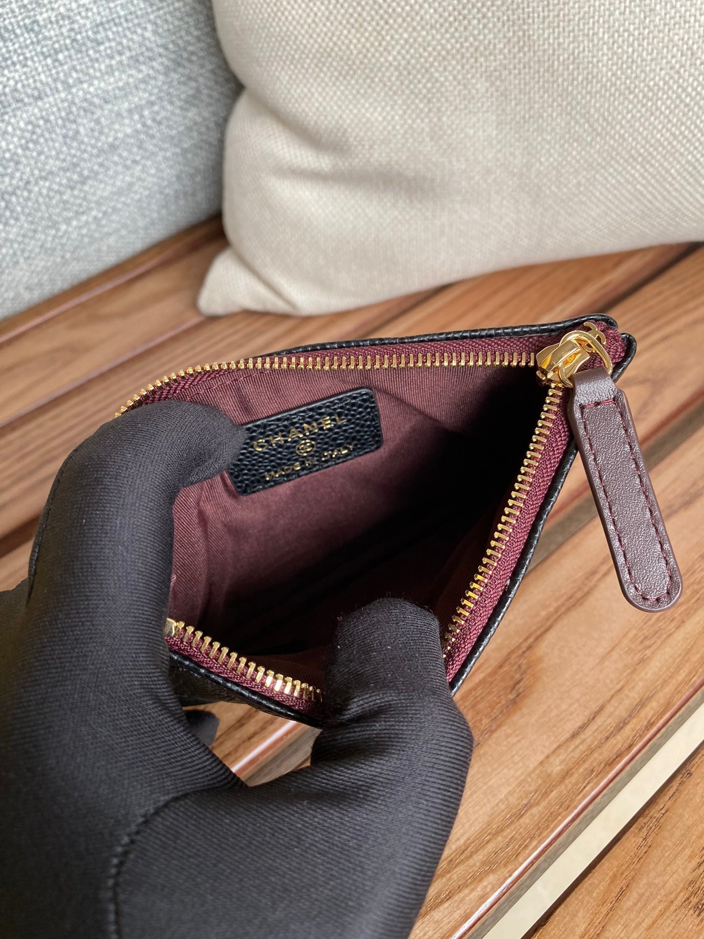 CC ZIPPED WALLET 15 BLACK CAVIAR GOLD HARDWARE