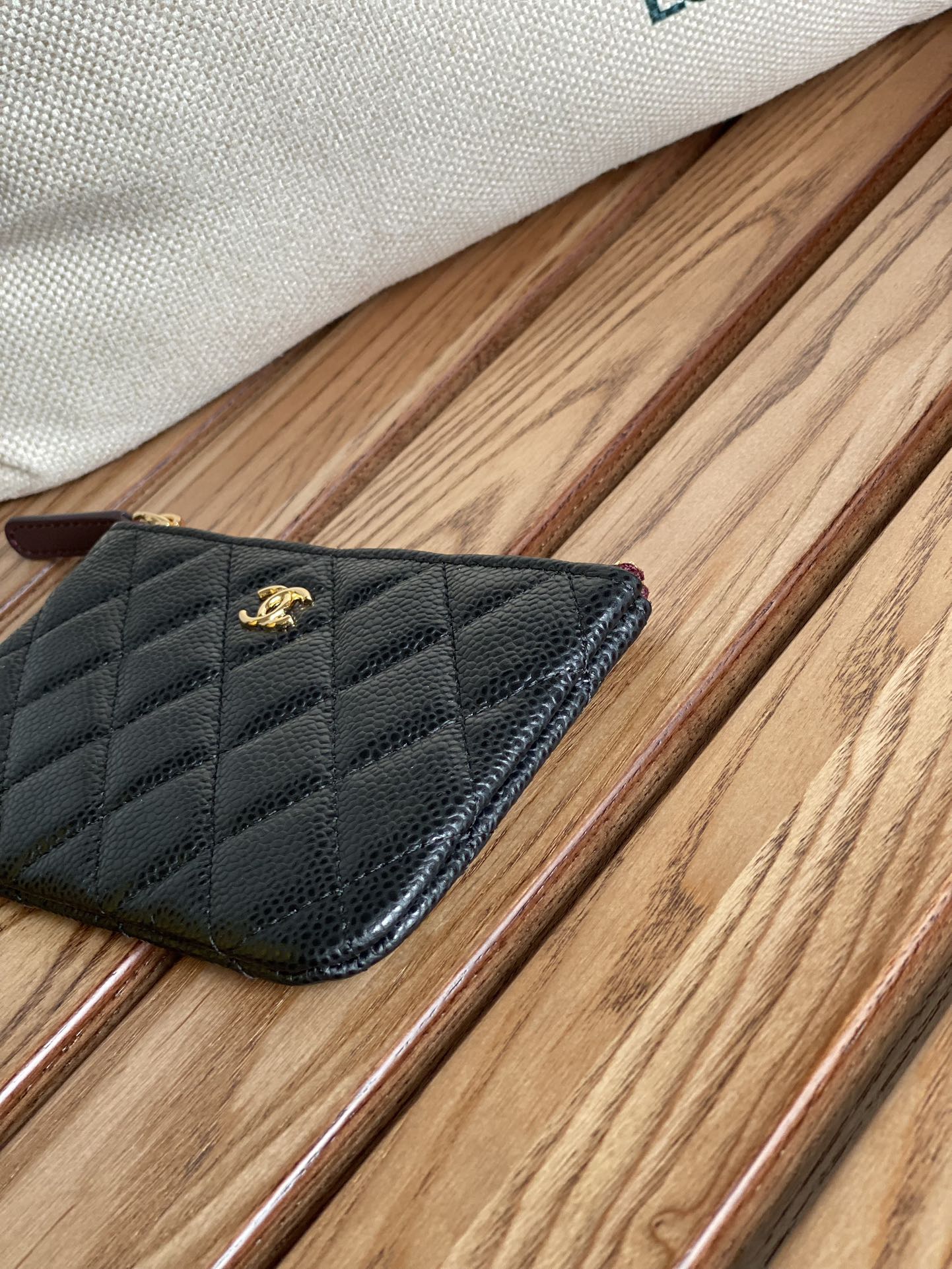PORTEFEUILLE ZIPPÉ CC 15 NOIR CAVIAR QUINCAILLERIE OR