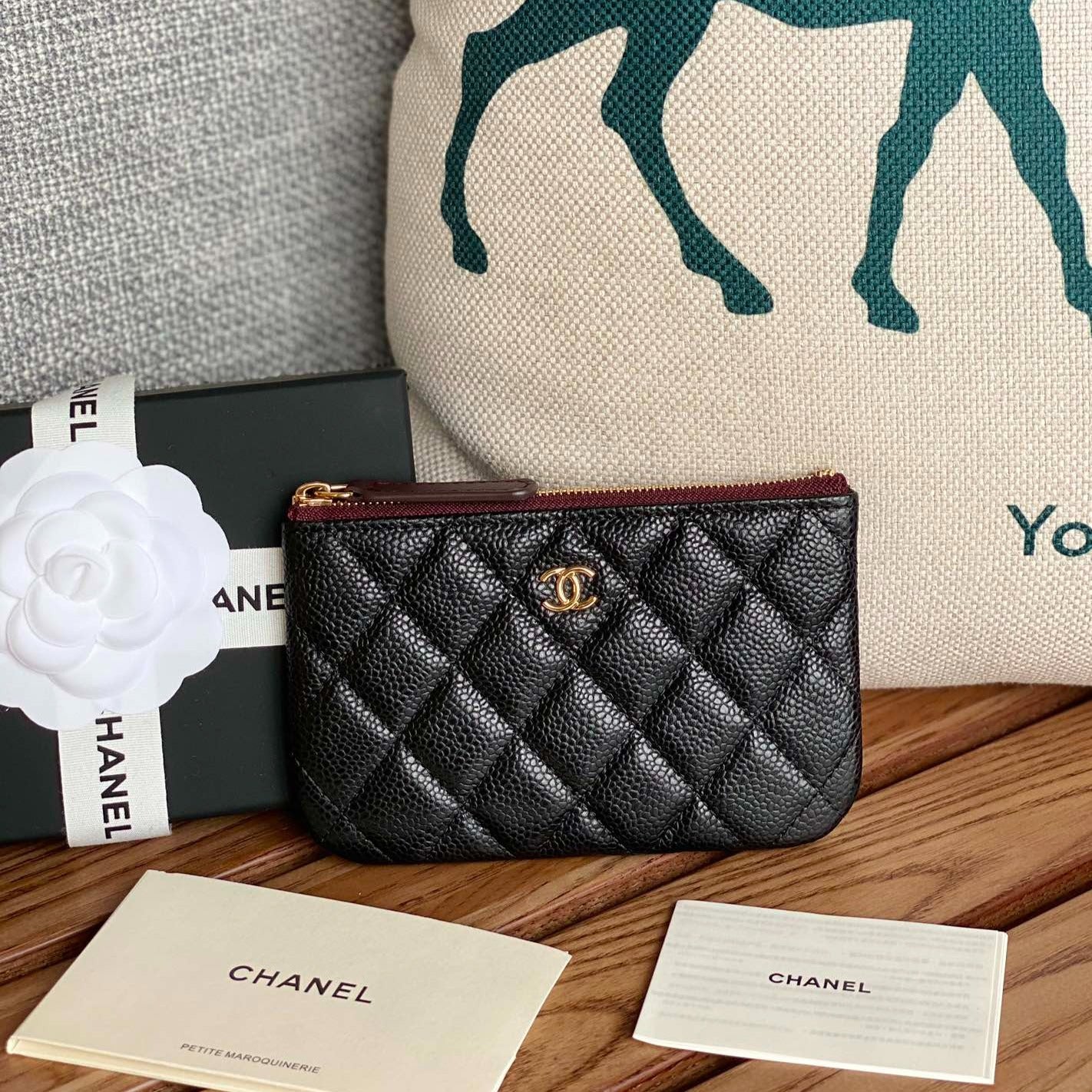 CC ZIPPED WALLET 15 BLACK CAVIAR GOLD HARDWARE