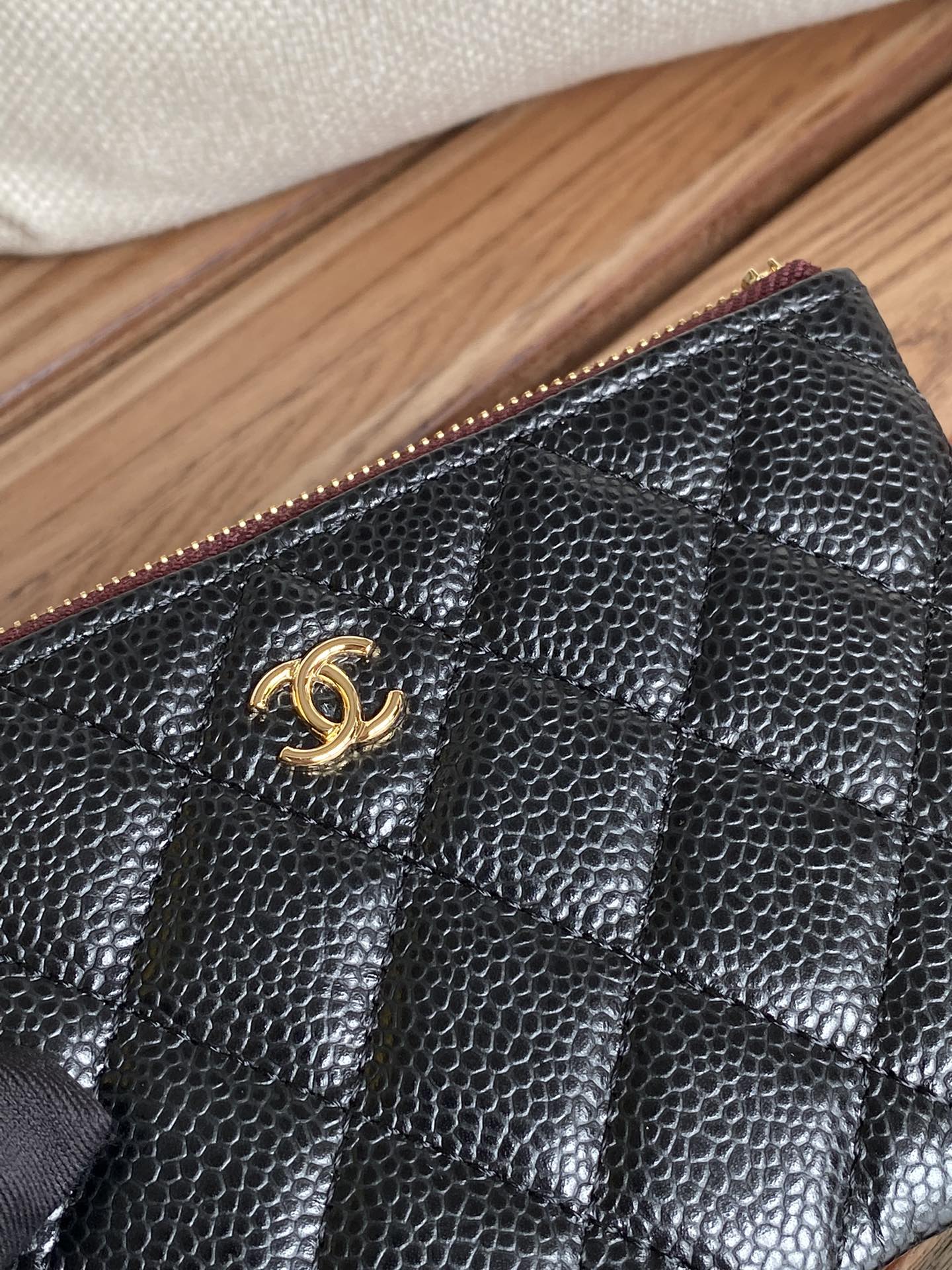 CC ZIPPED WALLET 15 BLACK CAVIAR GOLD HARDWARE