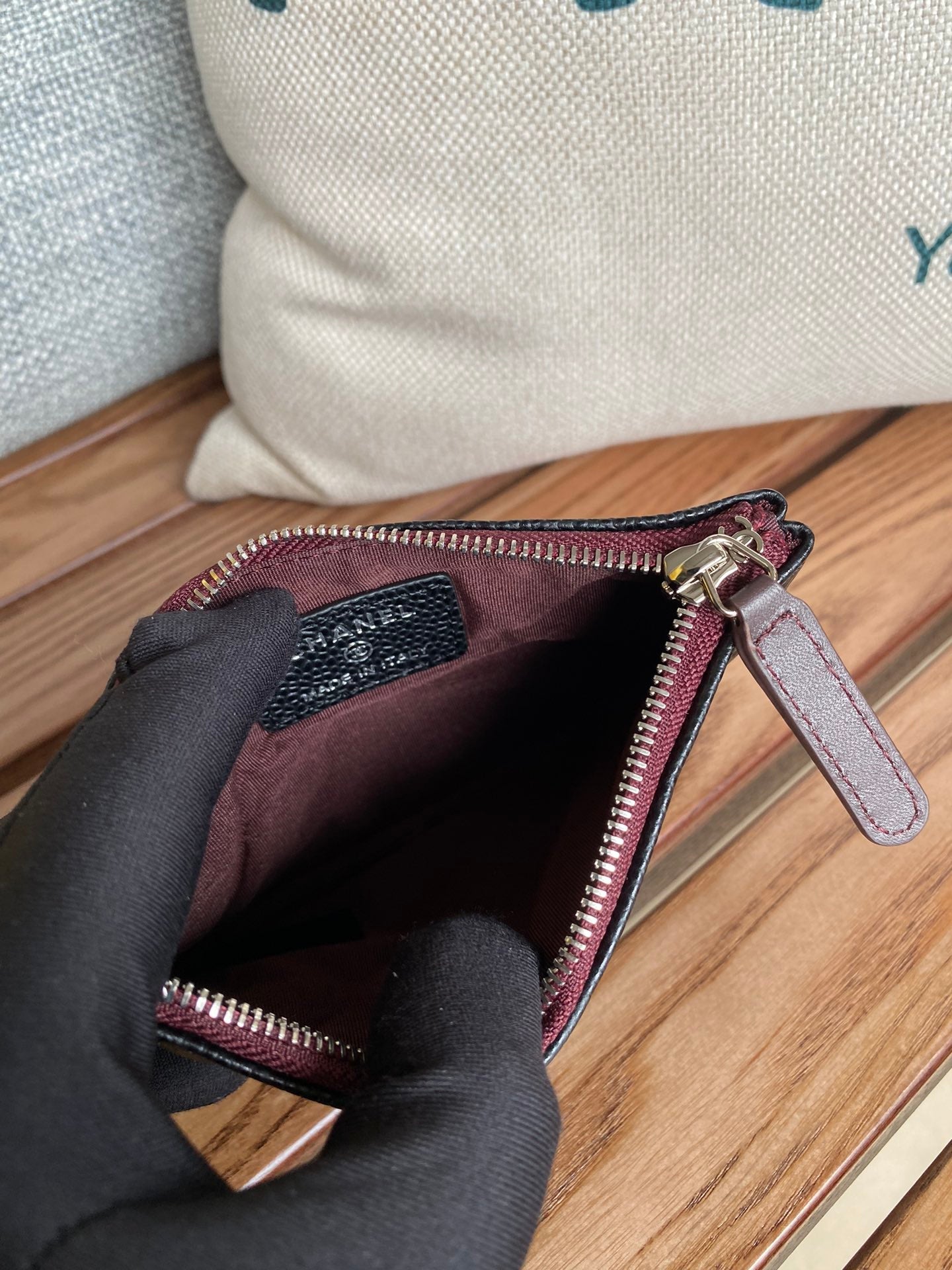 CC ZIPPED WALLET 15 BLACK CAVIAR SILVER HARDWARE