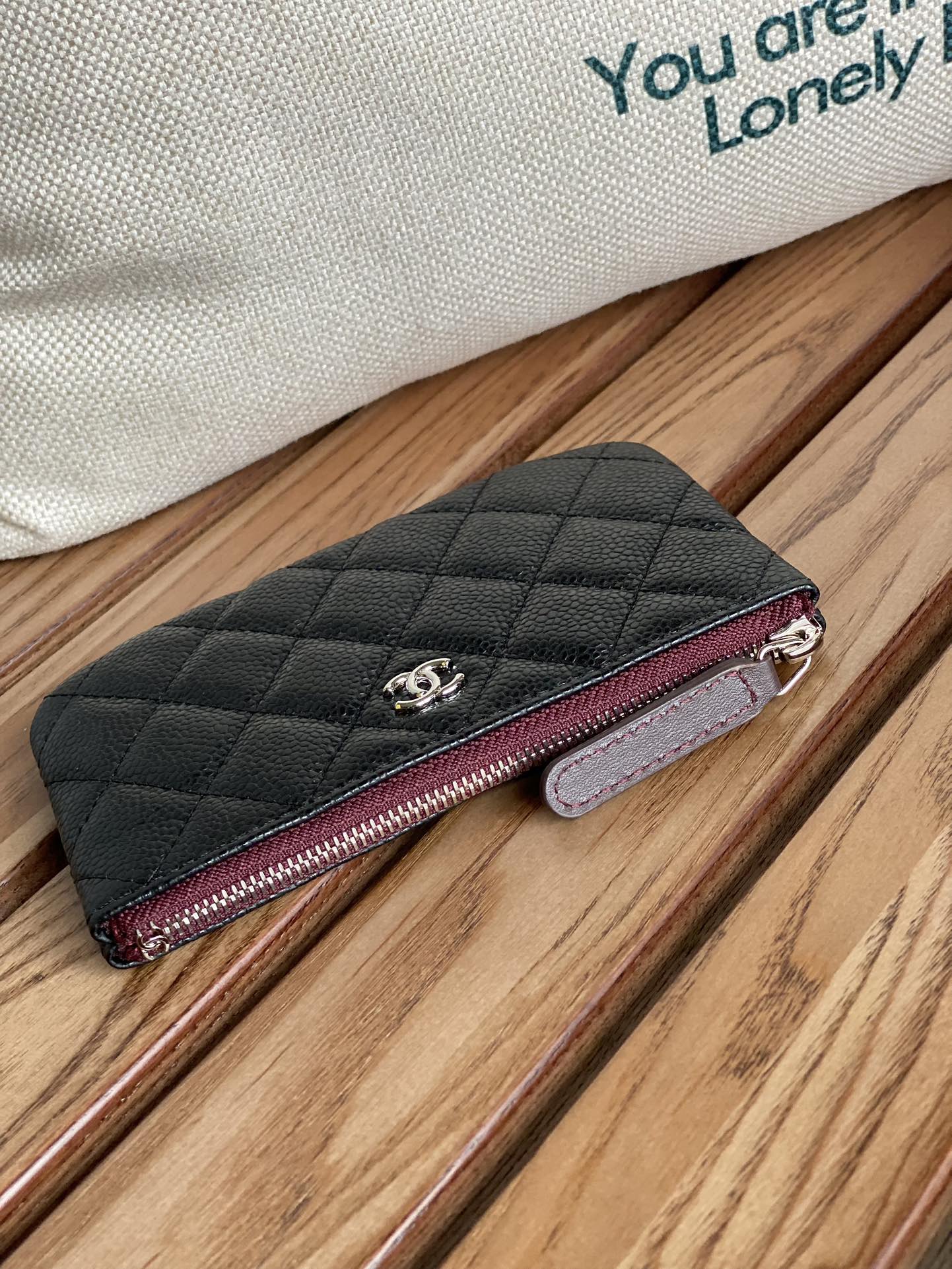 CC ZIPPED WALLET 15 BLACK CAVIAR SILVER HARDWARE