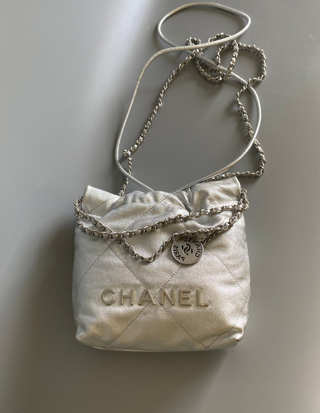 CC HOBO MINI 20CM EN CUIR D'AGNEAU ARGENTÉ