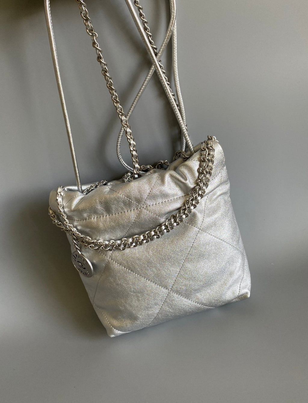 CC HOBO MINI 20CM EN CUIR D'AGNEAU ARGENTÉ