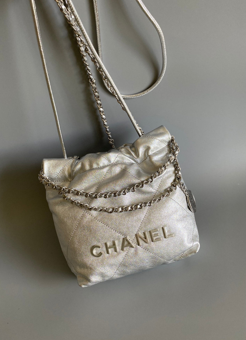 CC HOBO MINI 20CM EN CUIR D'AGNEAU ARGENTÉ