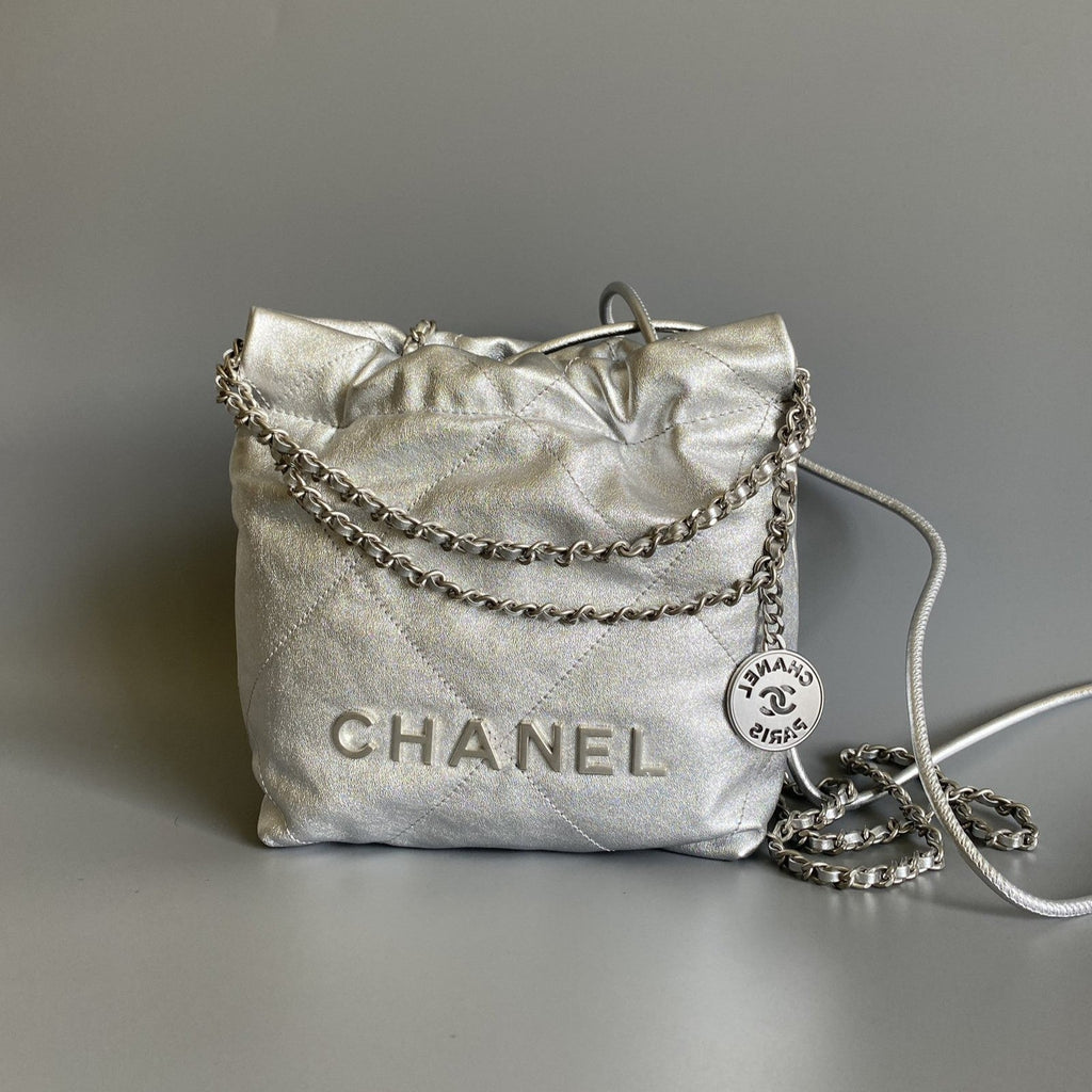 CC HOBO MINI 20CM EN CUIR D'AGNEAU ARGENTÉ