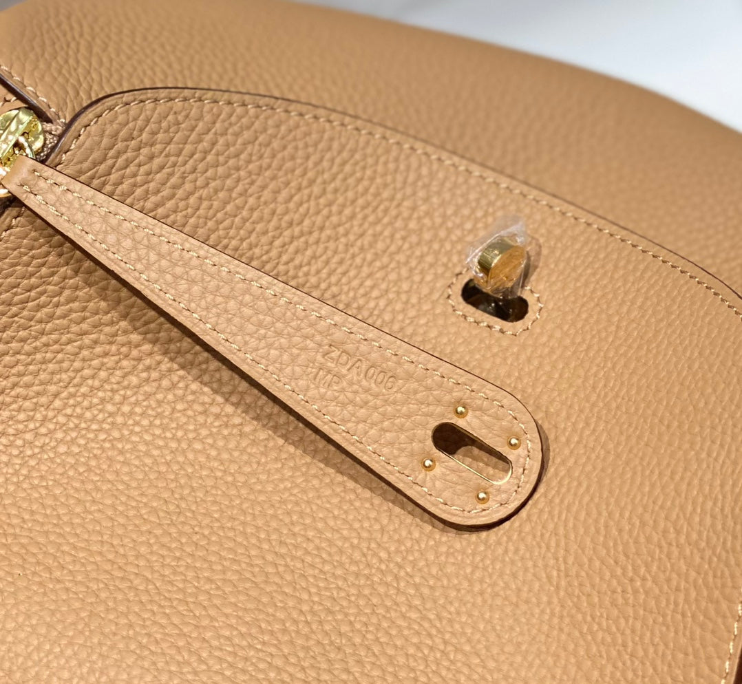 SAC HM LINDY 30 CUIR TAURILLON CLEMENCE CAMEL