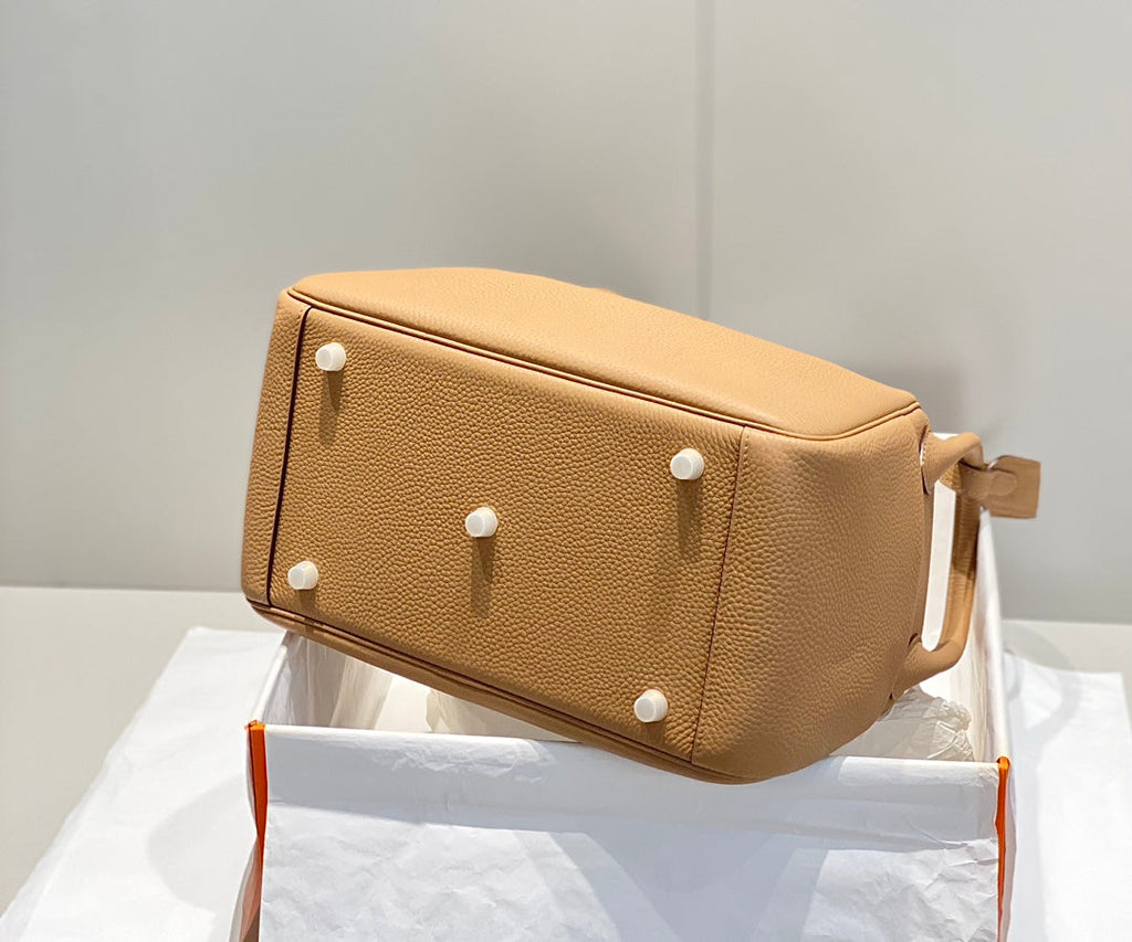 SAC HM LINDY 30 CUIR TAURILLON CLEMENCE CAMEL