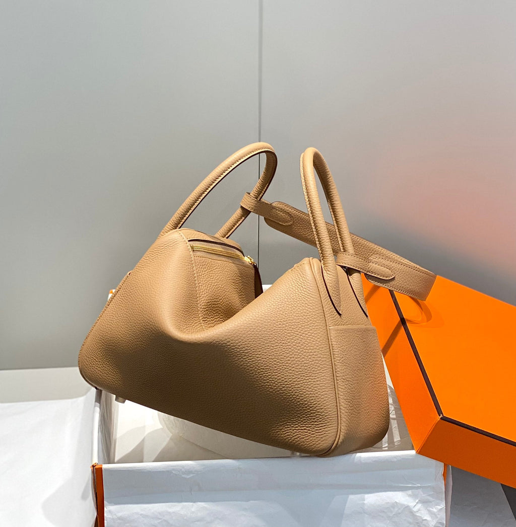 SAC HM LINDY 30 CUIR TAURILLON CLEMENCE CAMEL