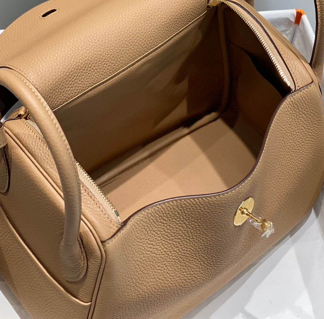 SAC HM LINDY 30 CUIR TAURILLON CLEMENCE CAMEL